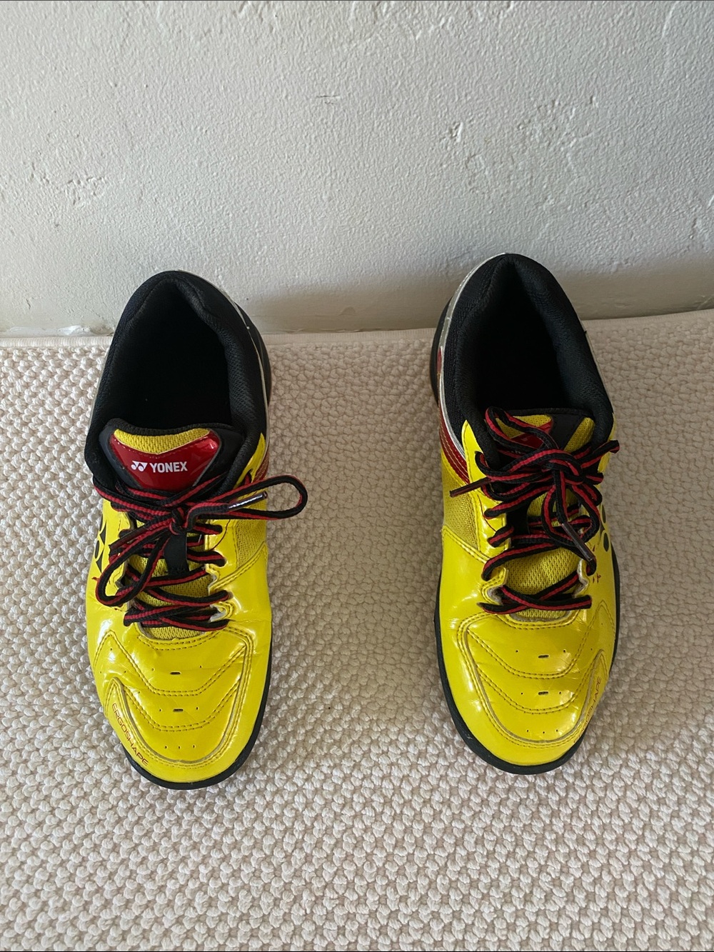 Women's shoes designed for playing badminton.